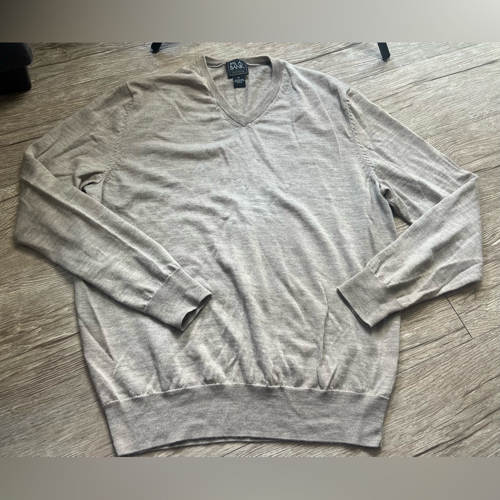 jos a bank traveler Vneck Sweater Men’s Size X-Large Beige 100% Wool